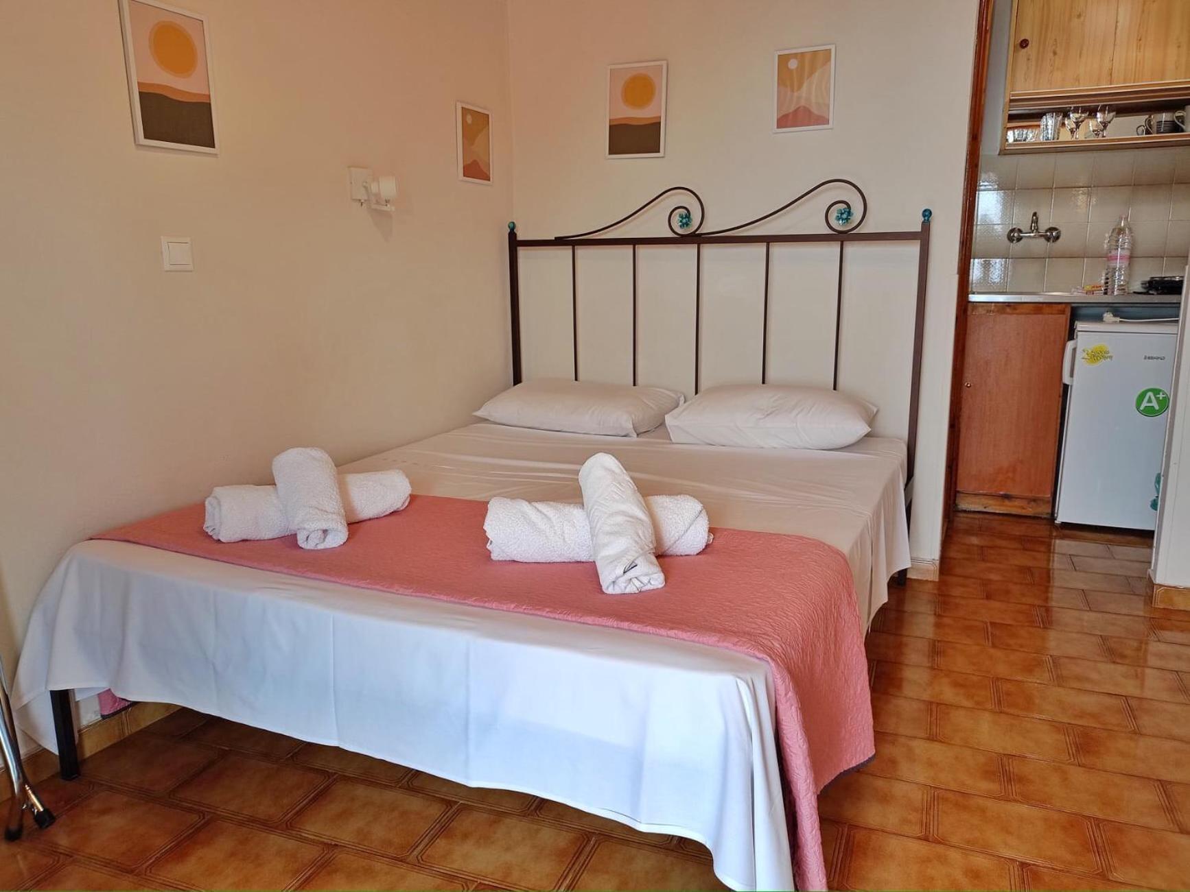 Rena Studios * Paleokastritsa
