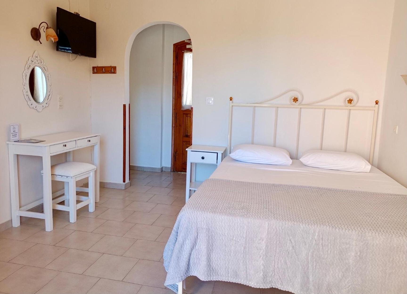 Rena Studios * Paleokastritsa
