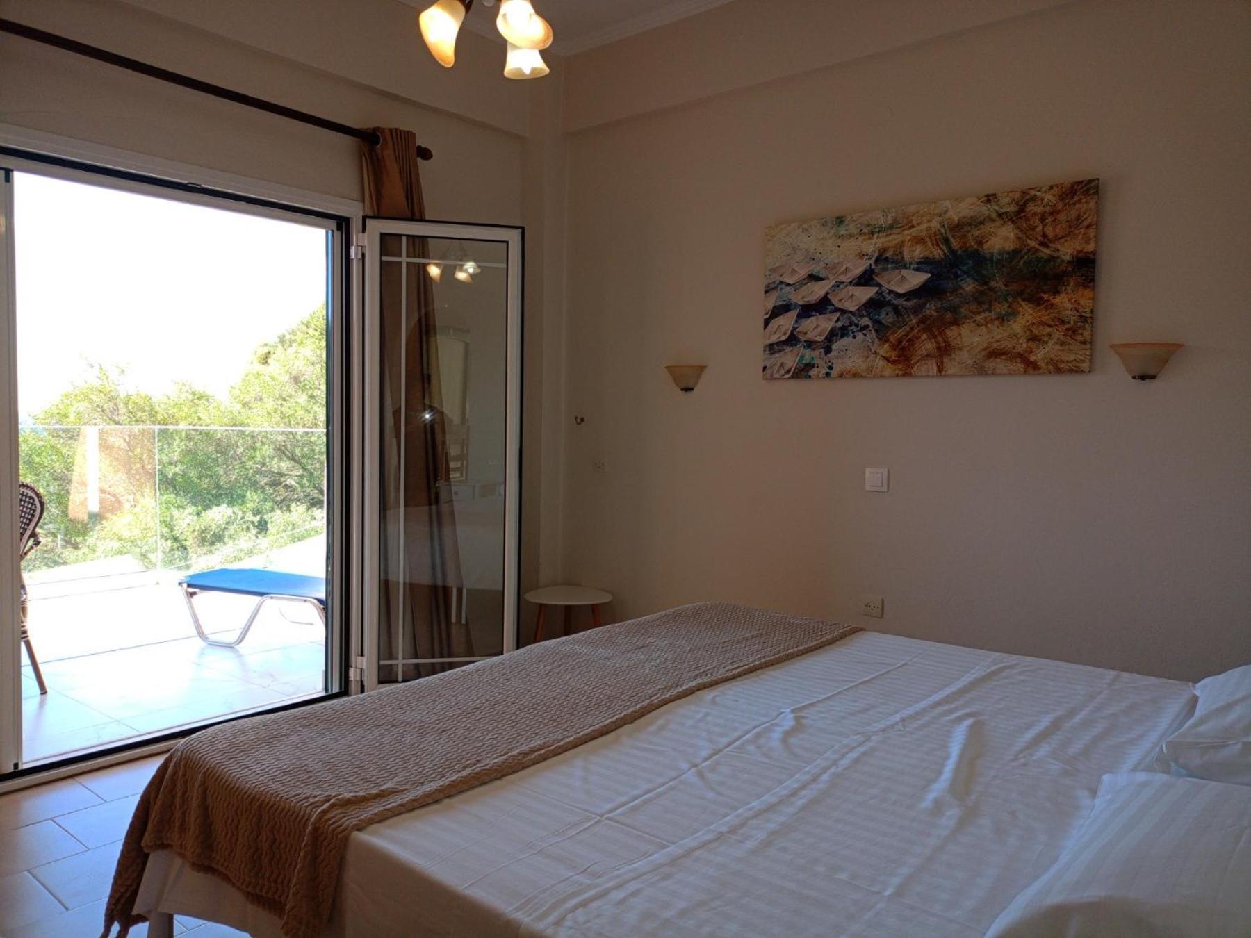 Rena Studios Apartment