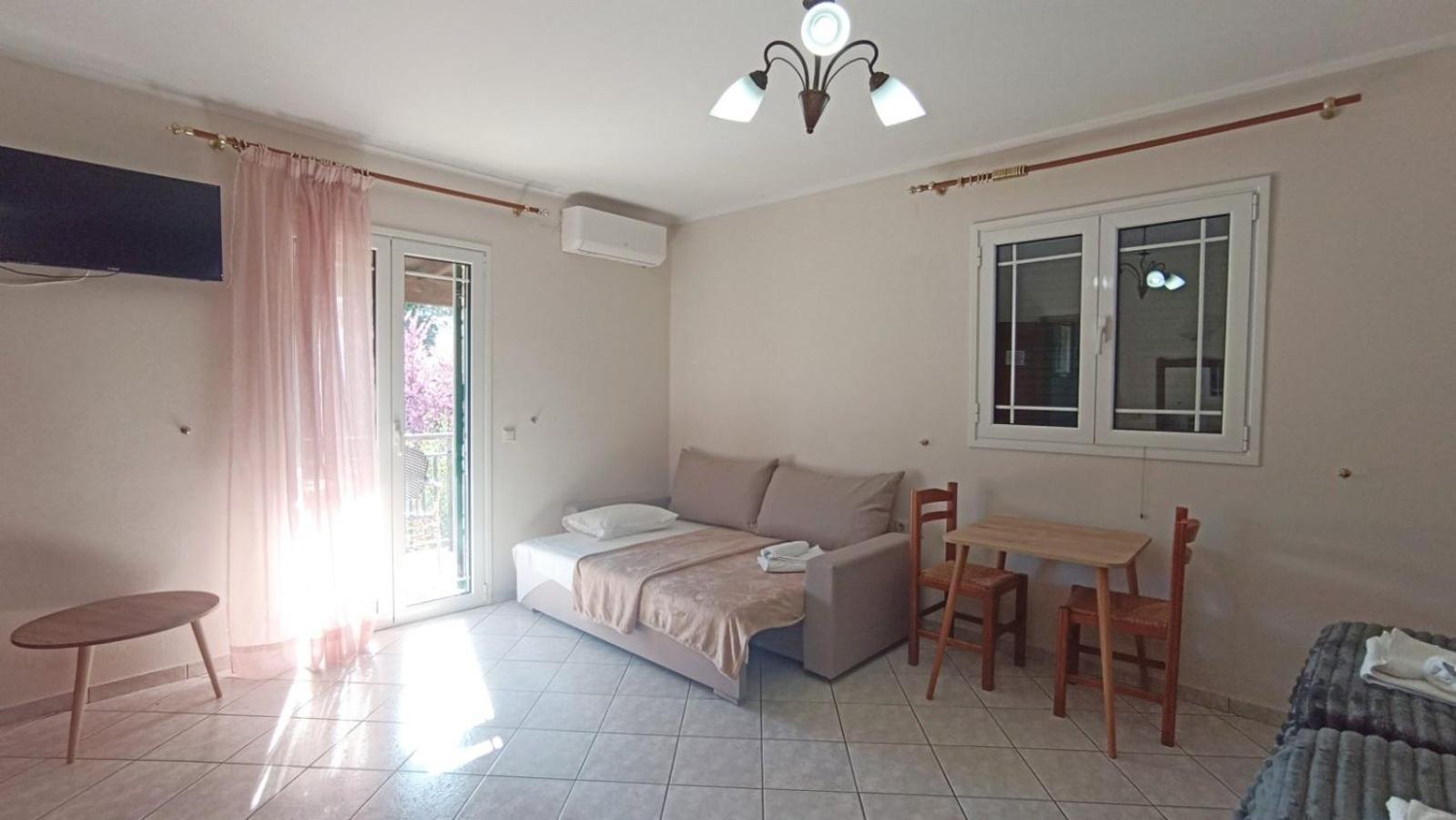 Rena Studios Apartment *